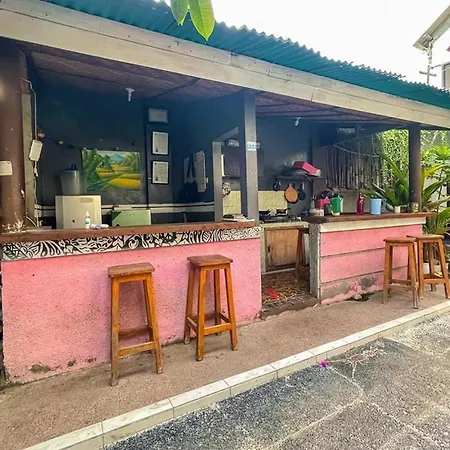 711 Gili Trawangan Mitra Reddoorz Hotel